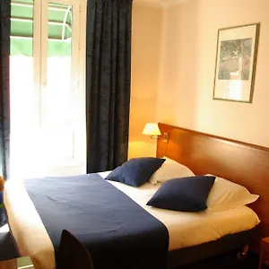 4* Hotell Univers
